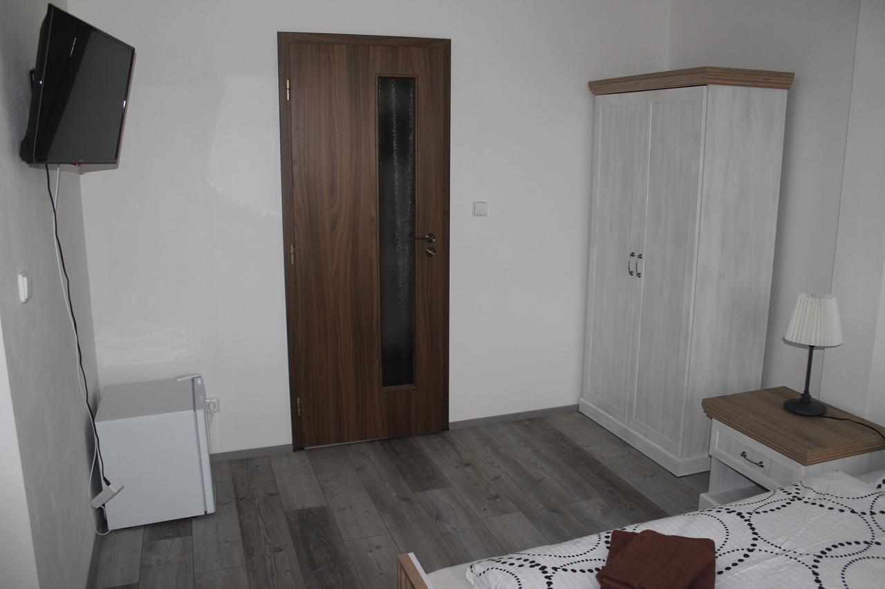 Penzion Vesely Zelezny Brod Exterior photo